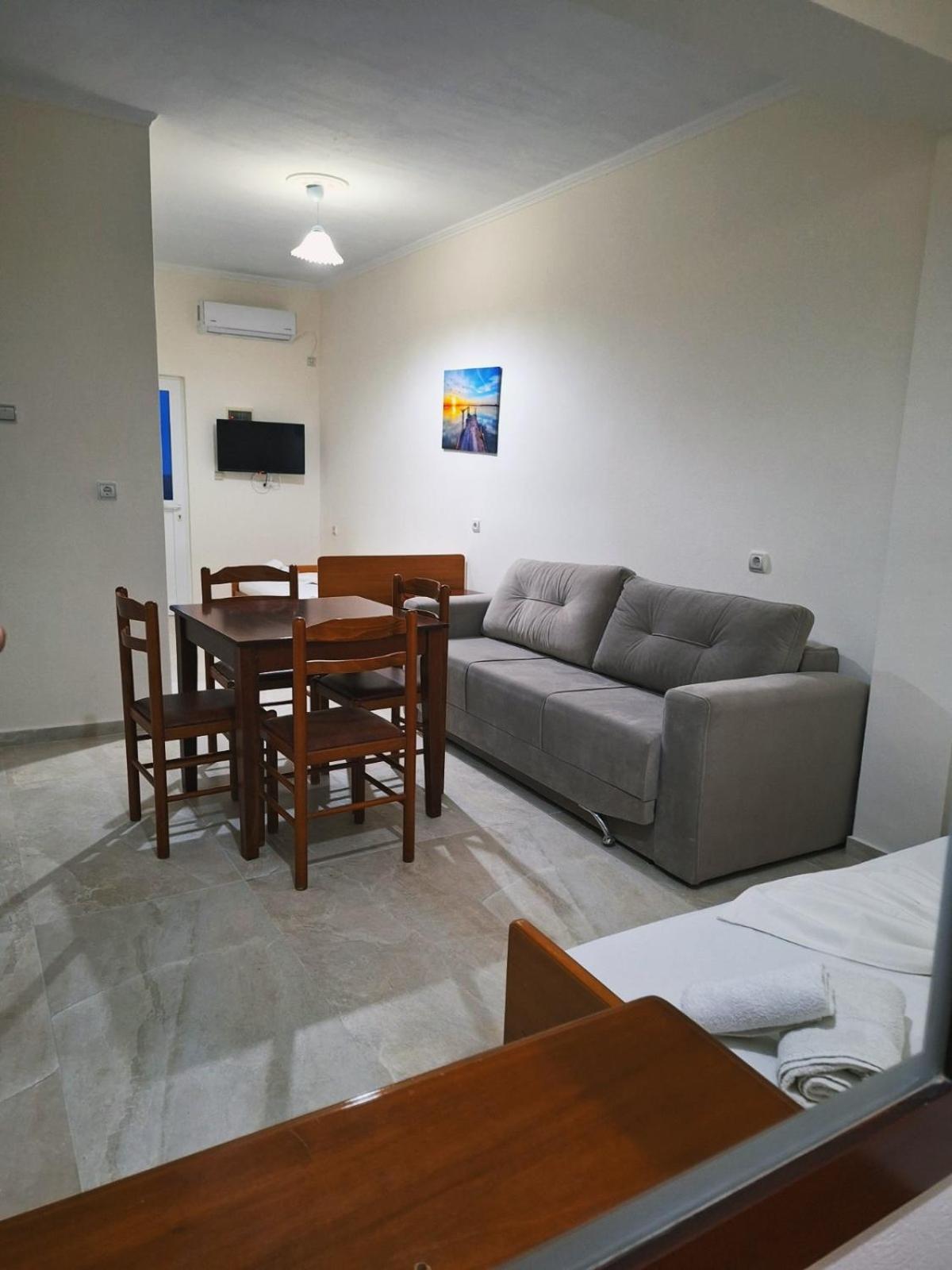 Arthur's 4apartments Homestay Borsh